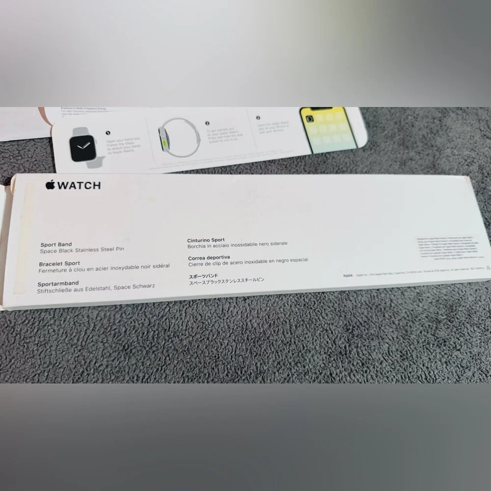 Apple Smartwatch - Black Band